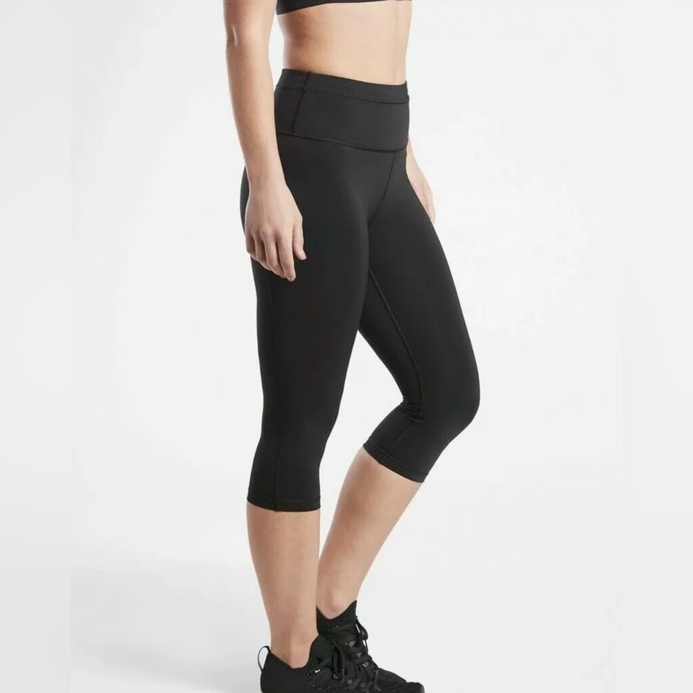 Athleta Accelerate Crop Pantalon 3/4 Accelerate Black Cropped Leggings-Small